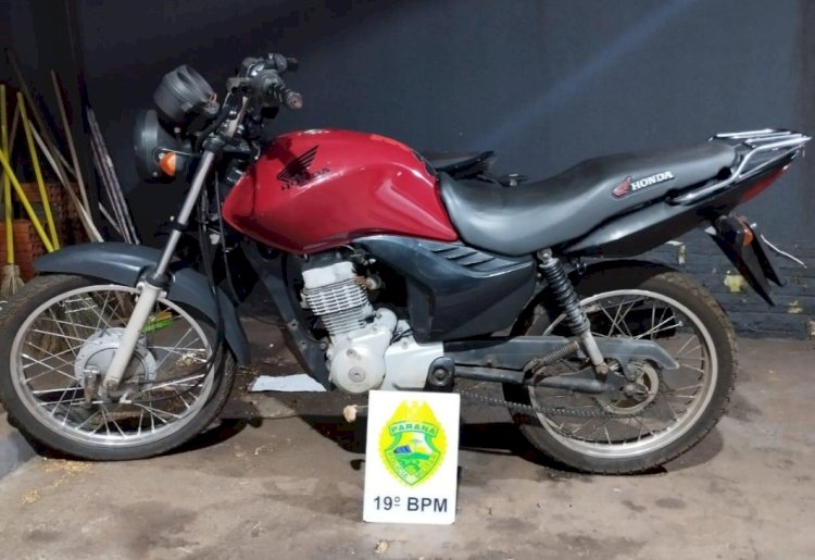 Motocicleta furtada é recuperada após perseguição policial no Bairro São Francisco