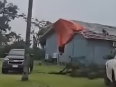 Tornado provoca pânico e causa estragos em Santa Rosa del Monday, no Paraguai