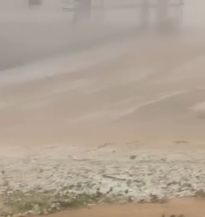 Tempestade com granizo provoca estragos e assusta moradores em Lontras, em Santa Catarina